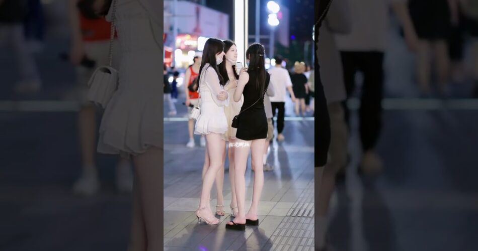 Street fashion - Beautiful Girls 🔥 #shorts